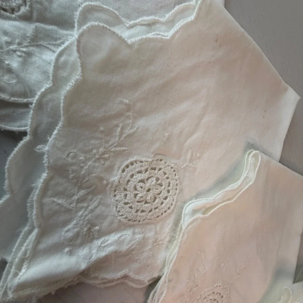 Vintage White Linen Dinner Napkins Set Of 4 Crochet Trim Embroidered Victorian